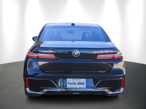 Certified 2025 BMW 740i image 5