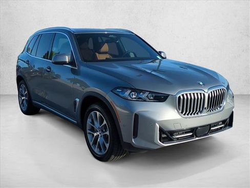 Used 2025 BMW X5 sDrive40i w/ Premium Package RWD image 3