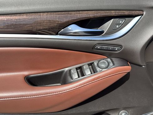 Used 2020 Buick Enclave Avenir w/ Avenir Technology Package FWD image 7