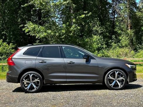 Used 2024 Volvo XC60 T8 Ultimate w/ Protection Package Premier AWD/4WD image 9