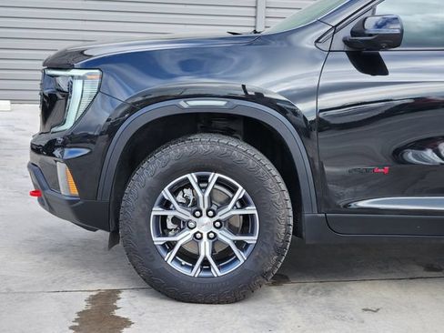 Used 2026 GMC Acadia AT4 w/ Luxury Package AWD/4WD image 9