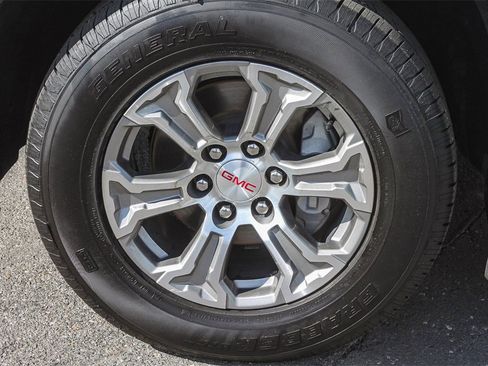 Used 2024 GMC Sierra 1500 SLT image 12