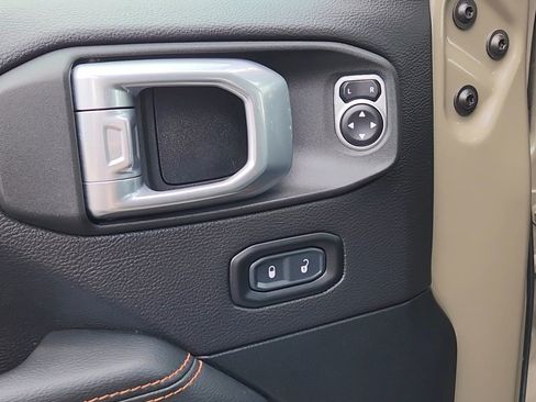 Used 2020 Jeep Gladiator Mojave AWD/4WD image 7