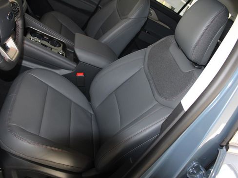 New 2026 Ford Explorer Active w/ Active Comfort Package image 19