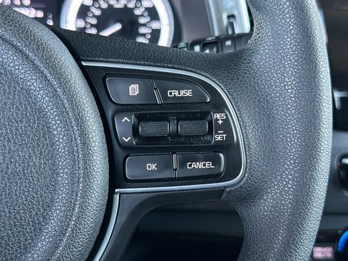 Used 2019 Kia Niro LX FWD image 26