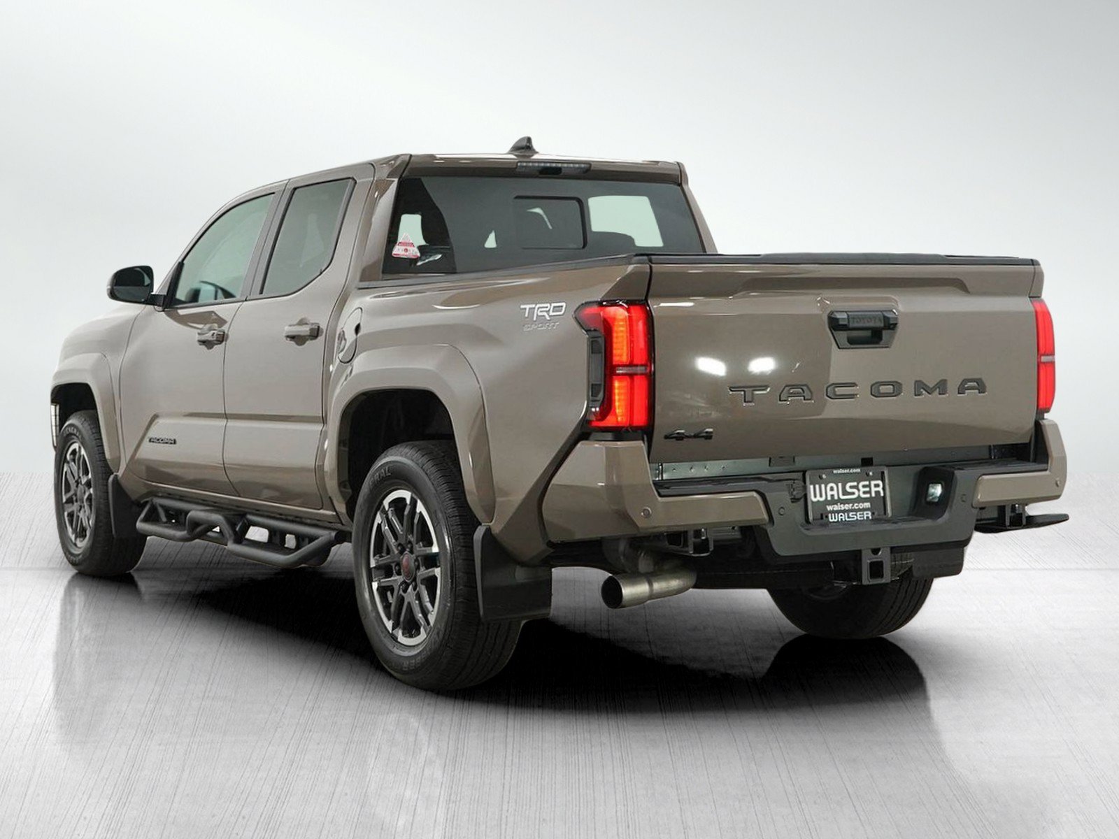 Used 2026 Toyota Tacoma TRD Sport w/ TRD Sport Upgrade Package AWD/4WD image 3