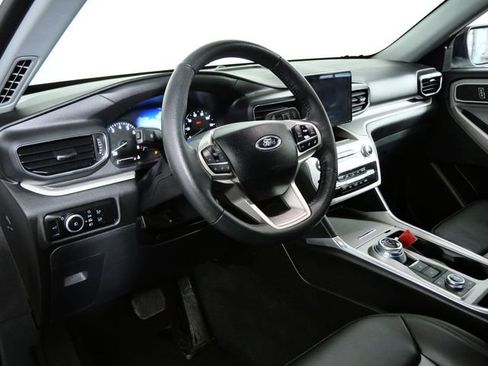 Used 2024 Ford Explorer XLT w/ Equipment Group 202A image 16