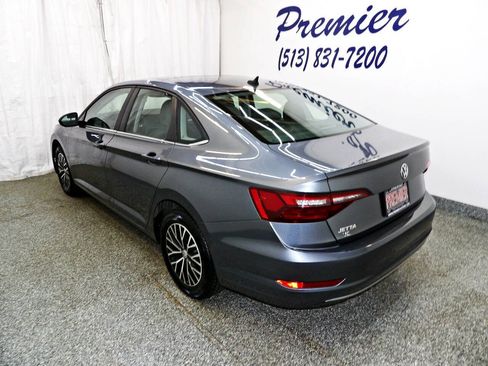 Used 2021 Volkswagen Jetta SE w/ SE Cold Weather Package FWD image 4