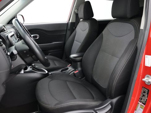 Used 2018 Kia Soul + FWD image 13