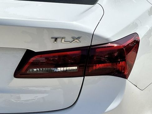 Used 2017 Acura TLX FWD image 7