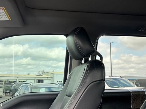 Used 2019 Ford F350 Lariat image 12