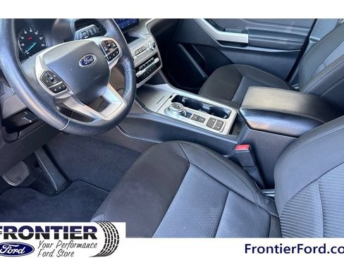 Used 2023 Ford Explorer XLT RWD image 12
