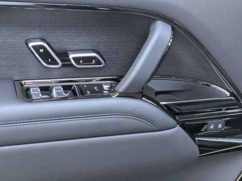 New 2026 Land Rover Range Rover SV AWD/4WD image 14