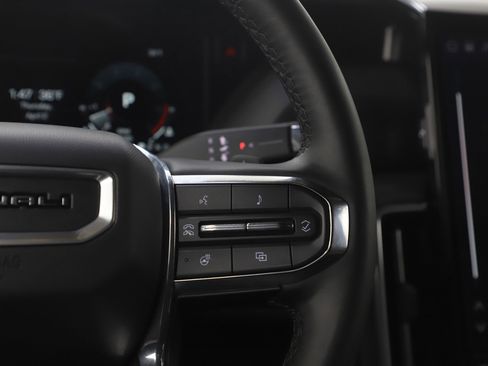 Used 2025 GMC Yukon Denali AWD/4WD image 31