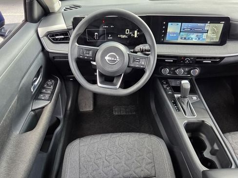 Used 2025 Nissan Kicks SV FWD image 12