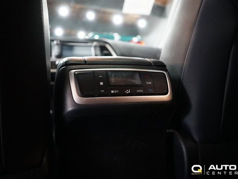 Used 2018 Toyota Highlander XLE image 38