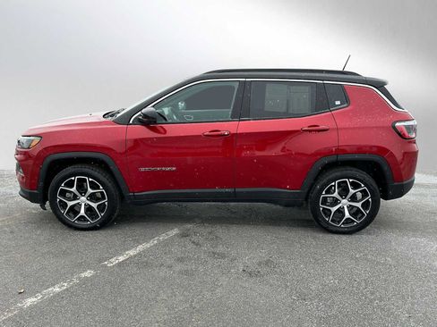 Used 2024 Jeep Compass Limited image 6