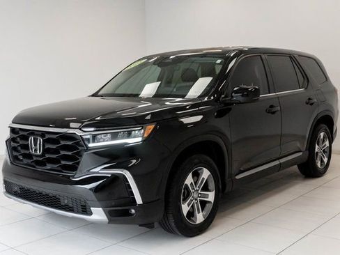 Certified 2025 Honda Pilot EX-L image 6