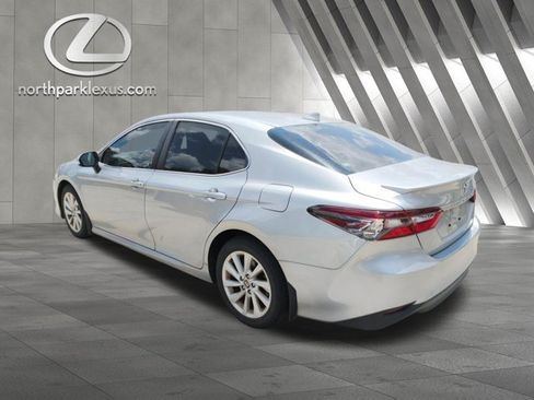 Used 2022 Toyota Camry LE FWD image 2