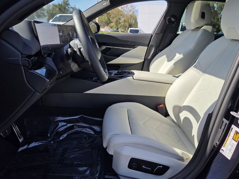 Used 2026 BMW 530i w/ M Sport Package image 10