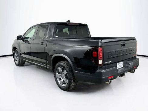 Used 2025 Honda Ridgeline TrailSport image 4