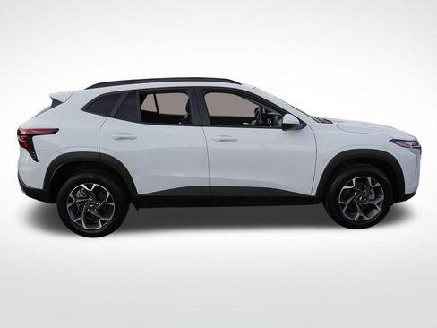 Certified 2024 Chevrolet Trax LT FWD image 8