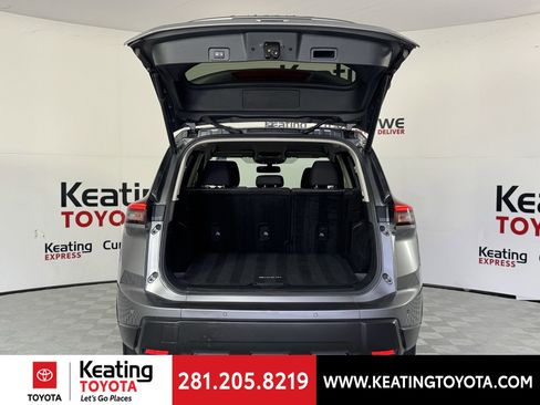 Used 2024 Nissan Rogue SV image 16