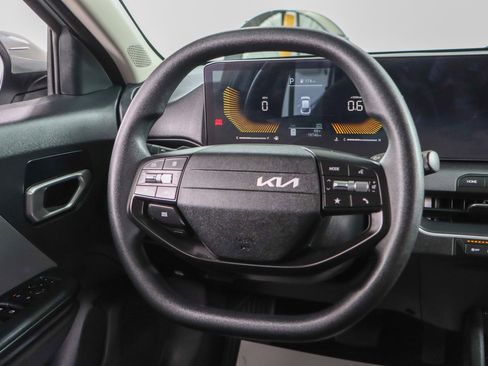 Used 2025 Kia K4 FWD image 12