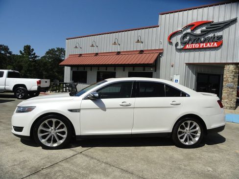 Used 2015 Ford Taurus Limited w/ Equipment Group 301A FWD image 3
