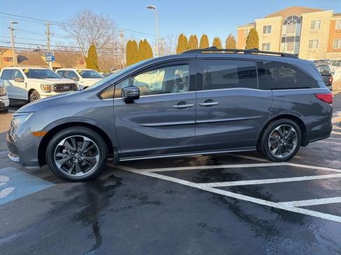 Used 2024 Honda Odyssey Elite image 4