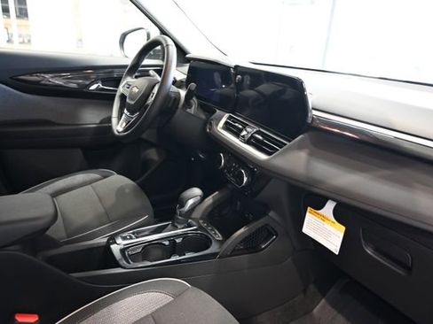 New 2026 Chevrolet TrailBlazer LT w/ LT Cold Weather Package AWD/4WD image 13