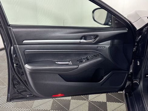 Used 2019 Nissan Altima 2.5 Platinum AWD/4WD image 10