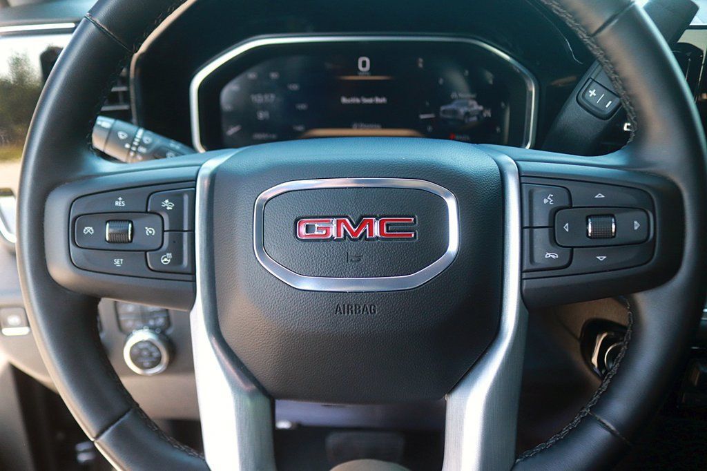 Used 2026 GMC Sierra 1500 SLT AWD/4WD image 19