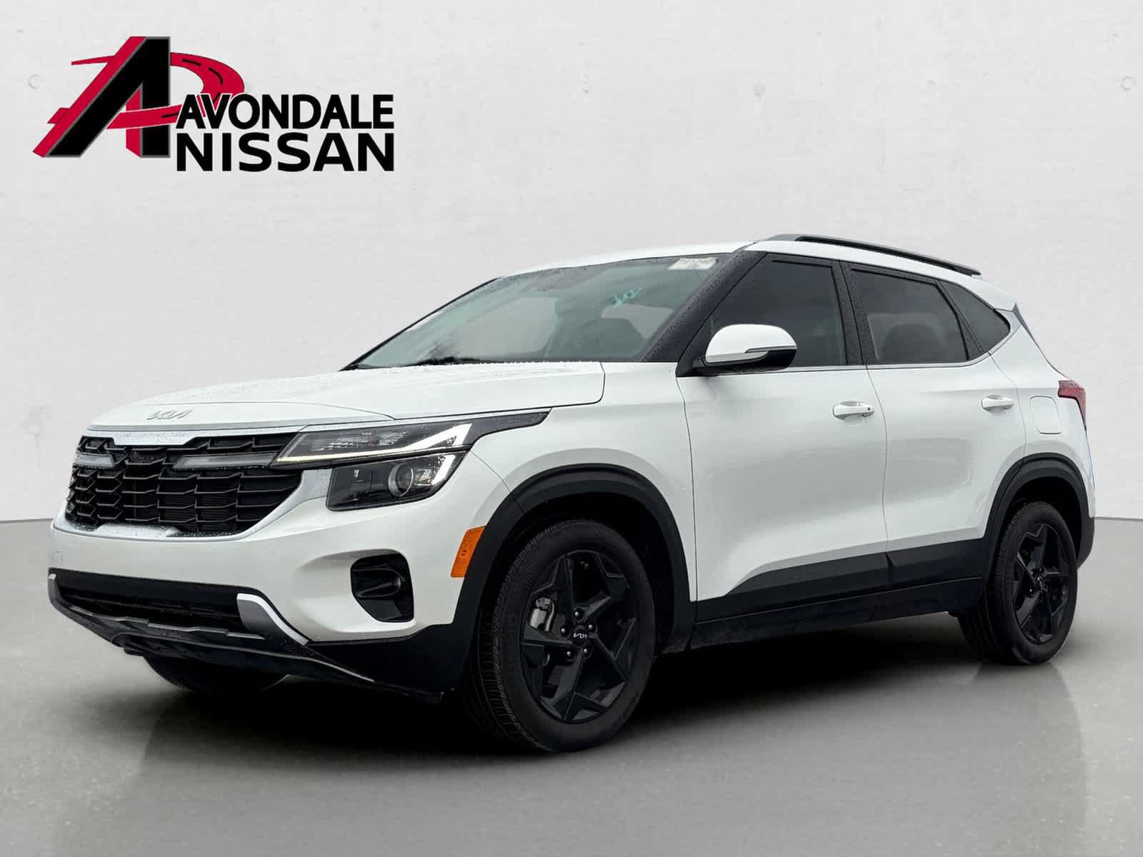 Used 2024 Kia Seltos EX FWD image 2