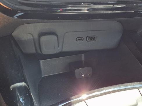 Used 2026 Chevrolet Trax LT FWD image 11