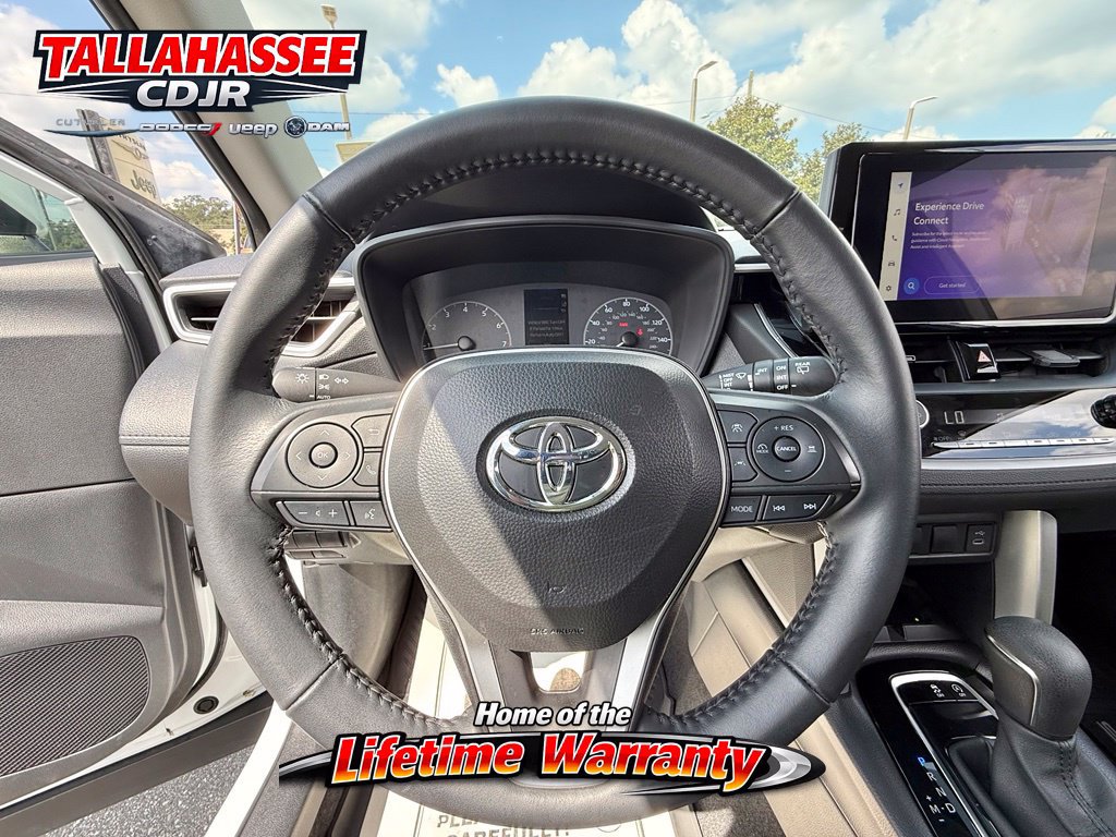 Used 2024 Toyota Corolla Cross LE FWD image 23