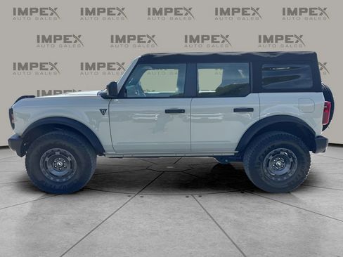 Used 2025 Ford Bronco 4-Door w/ Sasquatch Package AWD/4WD image 2