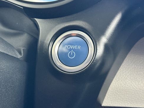 Used 2023 Toyota Sienna XLE FWD image 24