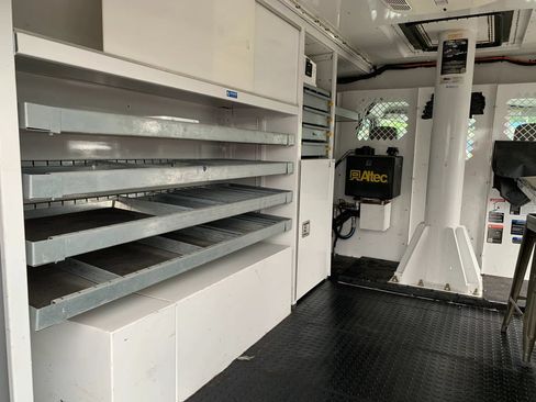 Used 2019 Ford E-350 and Econoline 350 Super Duty RWD image 36