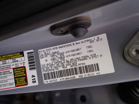 Used 2019 Toyota Tacoma TRD Sport w/ Technology Package image 8