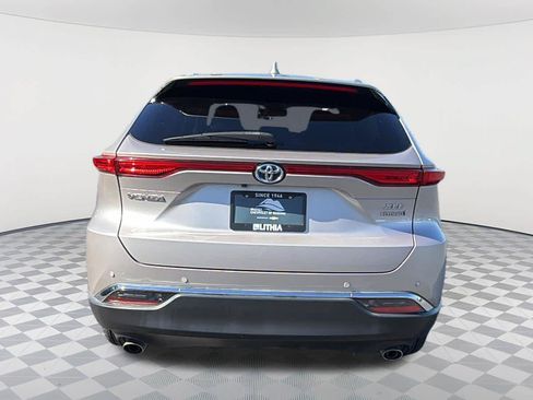 Used 2021 Toyota Venza XLE w/ Carpet Mat Package (TMS) AWD/4WD image 6