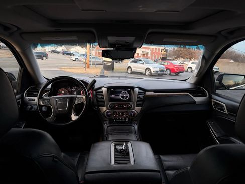 Used 2015 GMC Yukon Denali w/ Premium Package AWD/4WD image 30