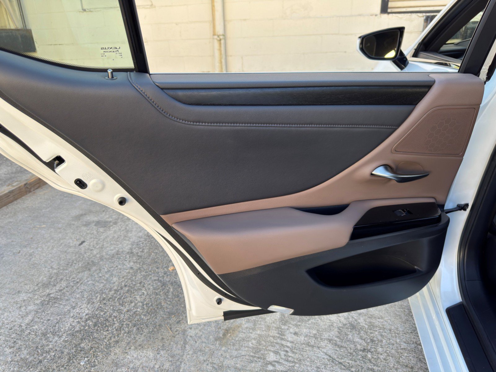 Used 2024 Lexus ES 300h w/ Premium Package FWD image 49