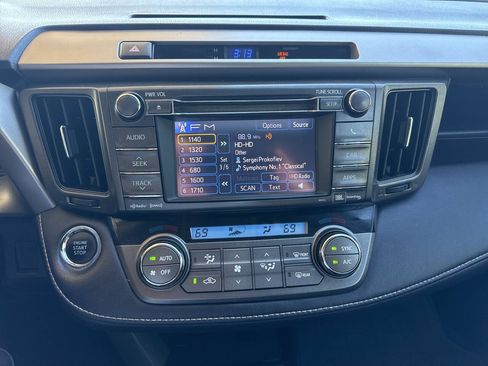 Used 2013 Toyota RAV4 Limited FWD image 16