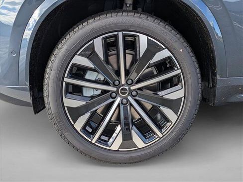 New 2026 Volvo XC90 B6 Plus w/ Protection Package Premier image 11