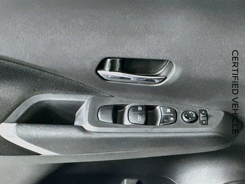 Certified 2024 Nissan Kicks SV FWD image 17