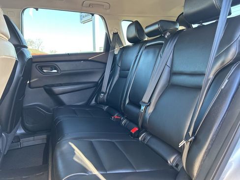 Used 2023 Nissan Rogue SL w/ SL Premium Package image 12