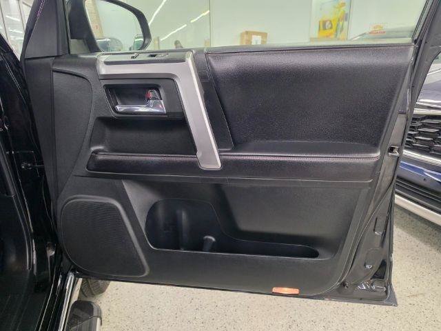 Used 2017 Toyota 4Runner Limited AWD/4WD image 30