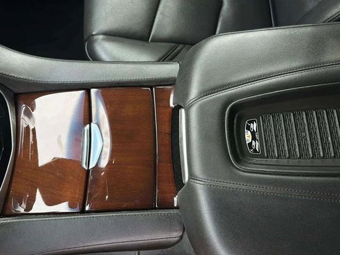 Used 2019 Cadillac Escalade ESV Premium Luxury image 48