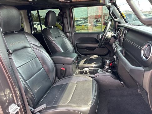 Used 2018 Jeep Wrangler Unlimited Sahara image 27